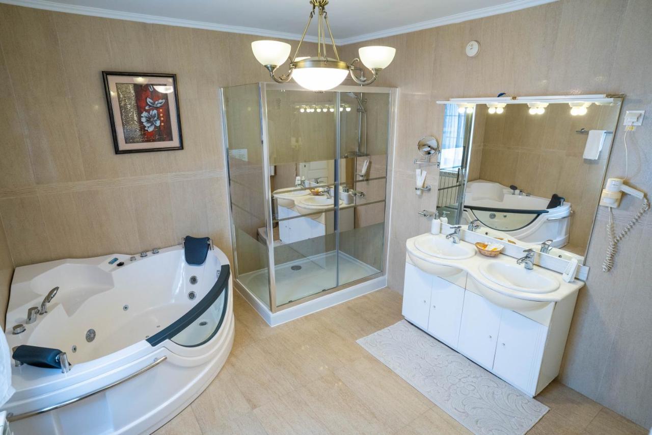 Villa Alice Suceava Extérieur photo