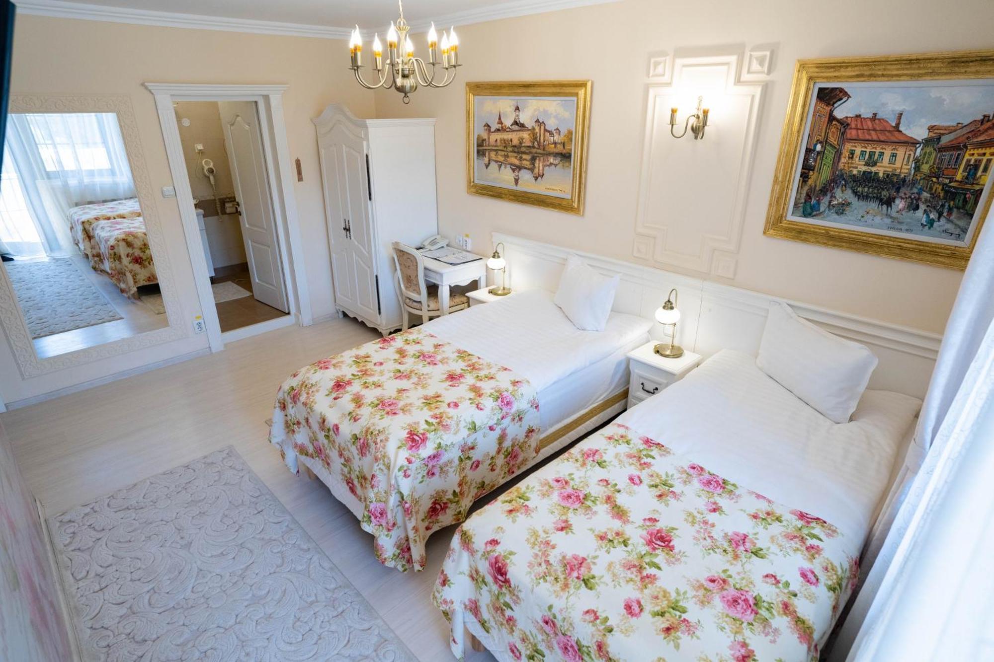 Villa Alice Suceava Extérieur photo